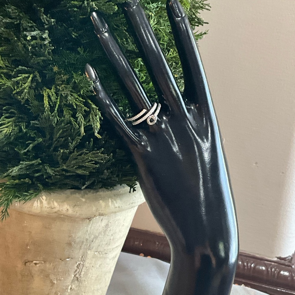 Elegant Silver Ring with Crystal Accent 9 - Picture 10 of 10